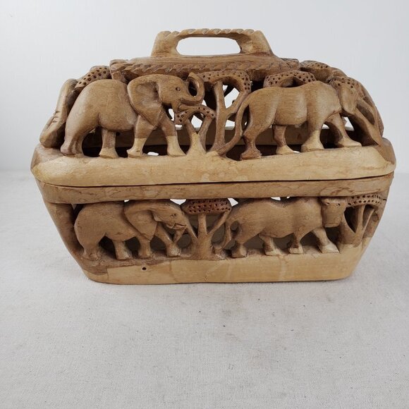 Folk Art Carved Wood Bread Basket Decor Box Wildlife Elephant Rhino Lion Safari - Picture 3 of 12